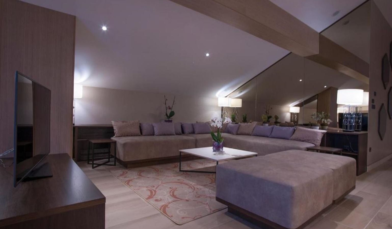 rooms-deluxe-apartment