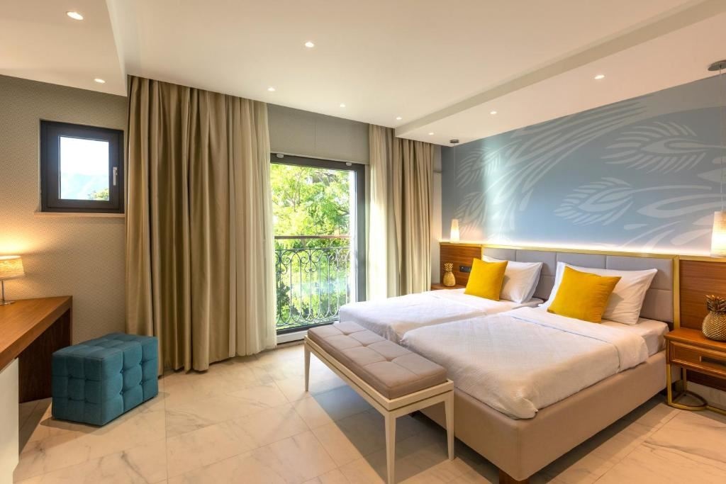 rooms-deluxe-bay-view-room