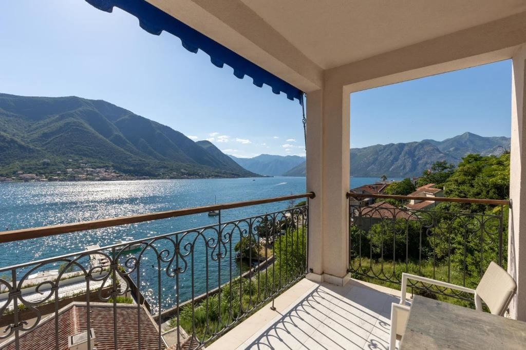 rooms-deluxe-sea-view-room