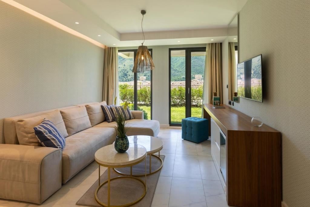 rooms-premium-garden-view-room