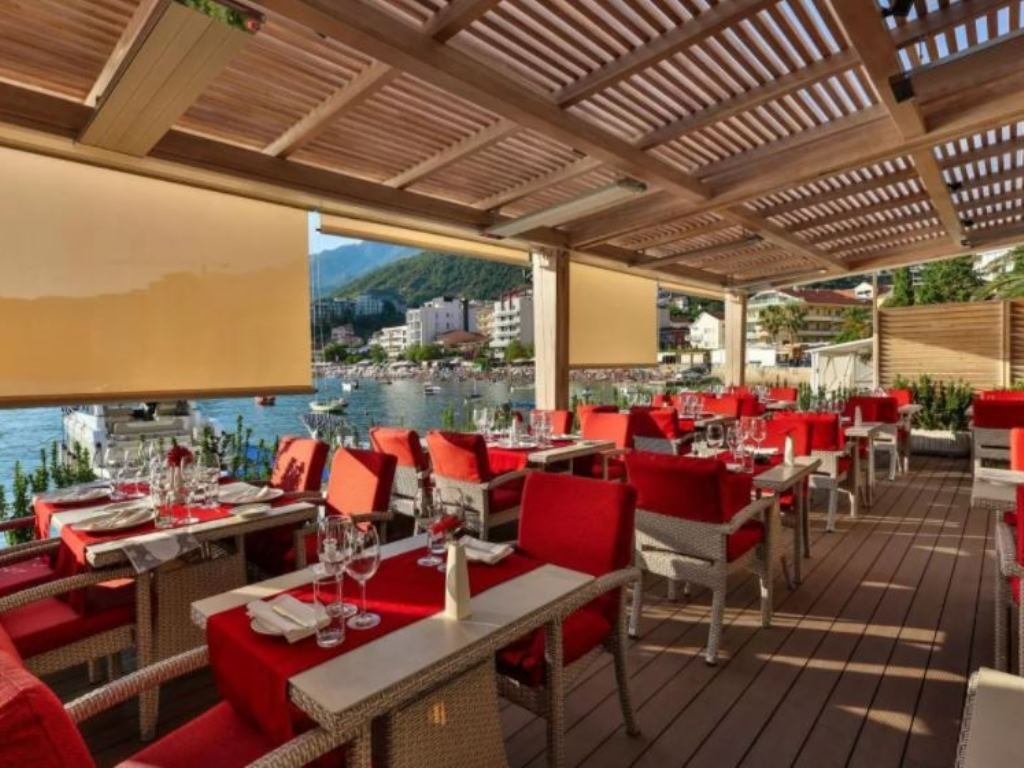 restaurants-restaurant