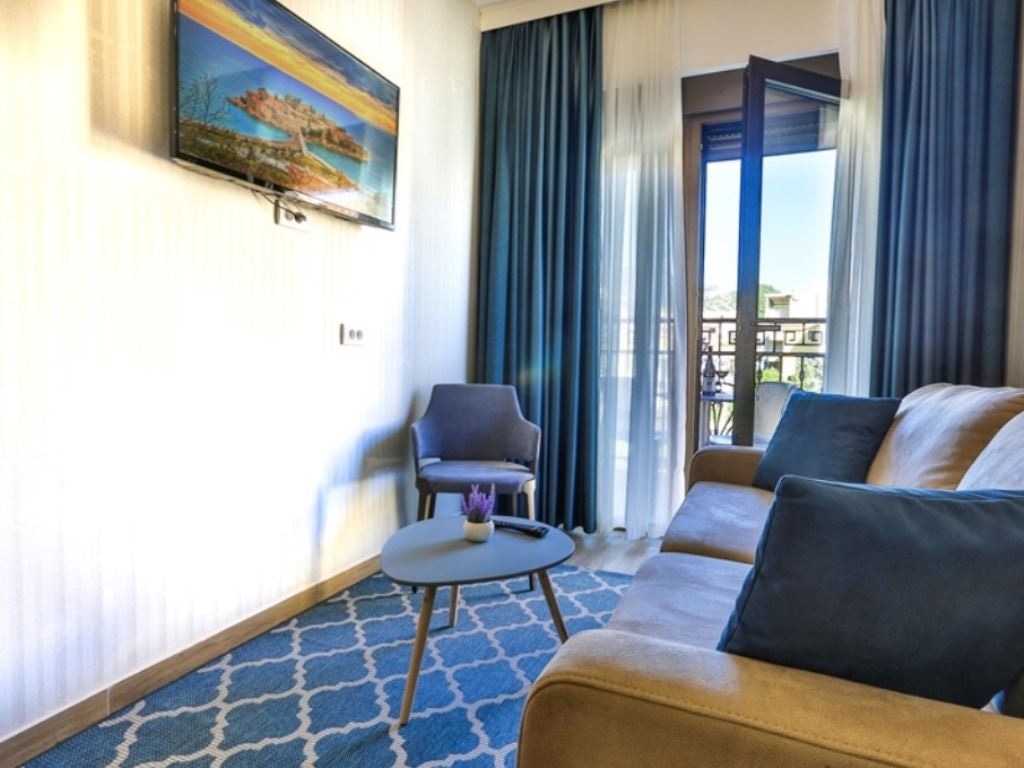 rooms-suite-with-balcony