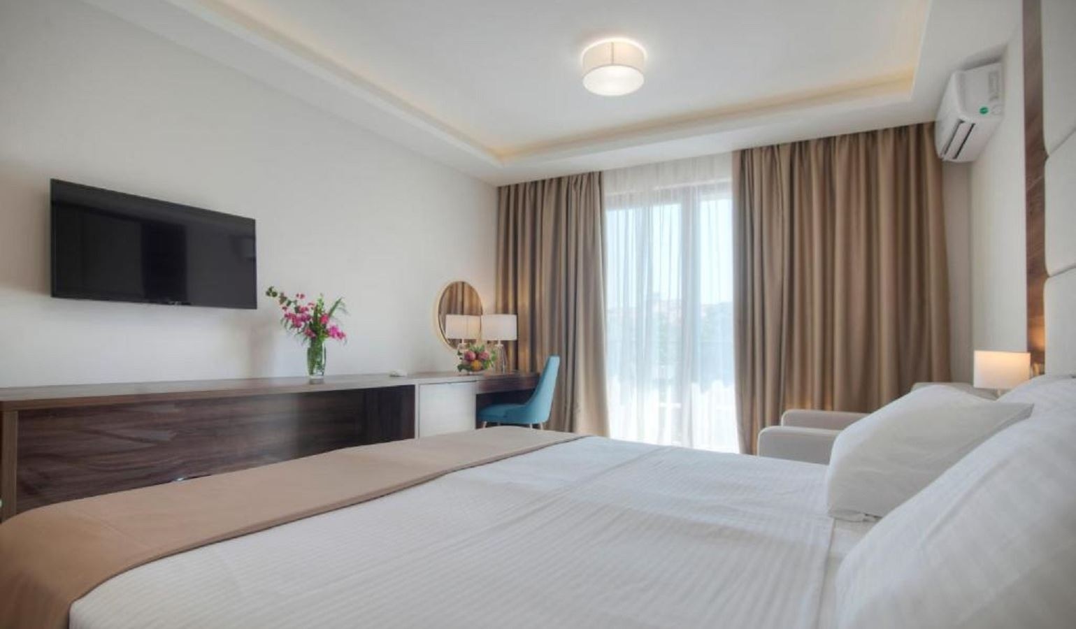 rooms-double-room-with-extra-bed