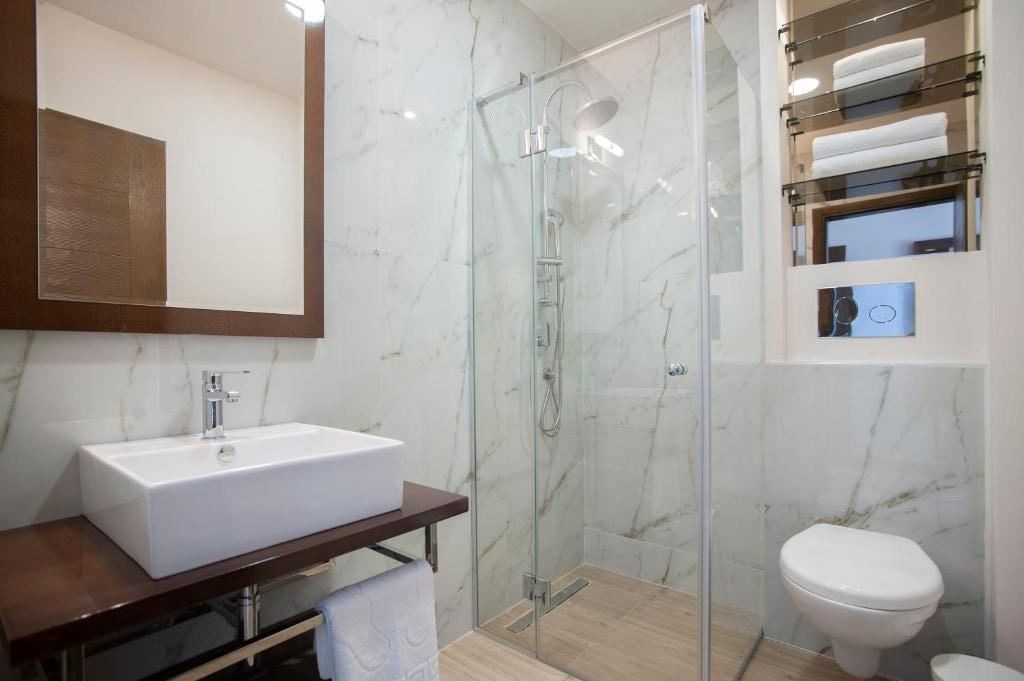 rooms-double-room-with-extra-bed