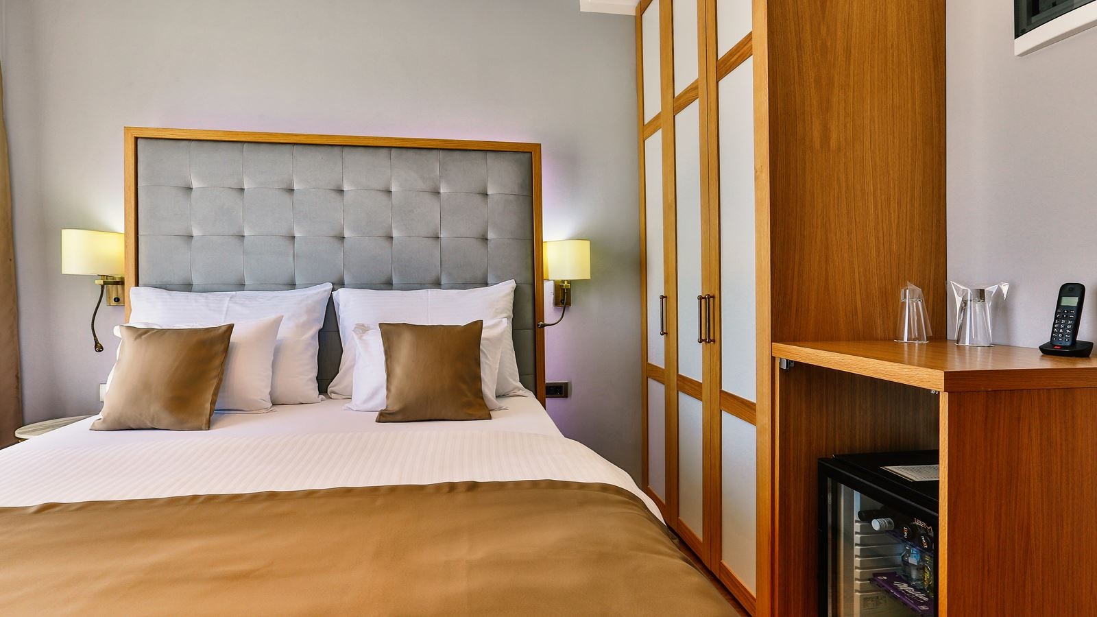 rooms-standard-double-room