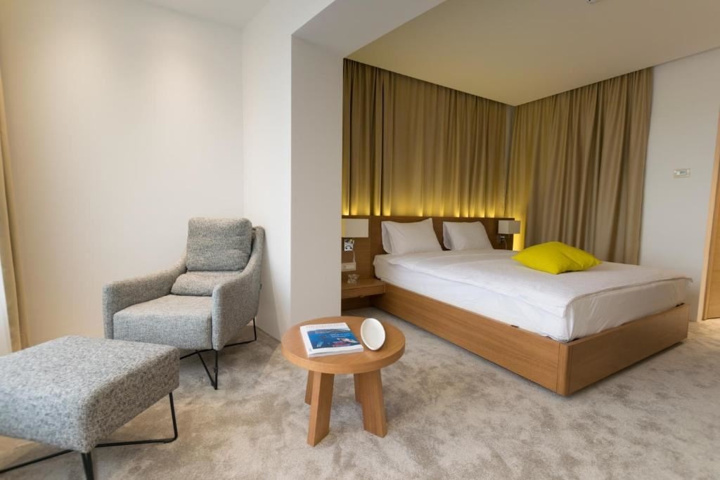 rooms-family-suite-garden-view