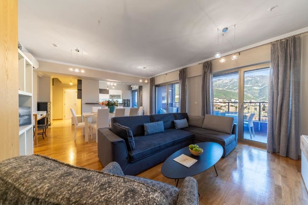 rooms-three-bedroom-suite-sea-view