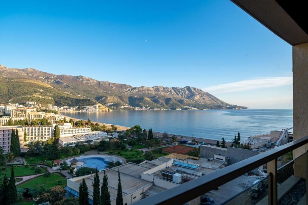 rooms-three-bedroom-suite-sea-view