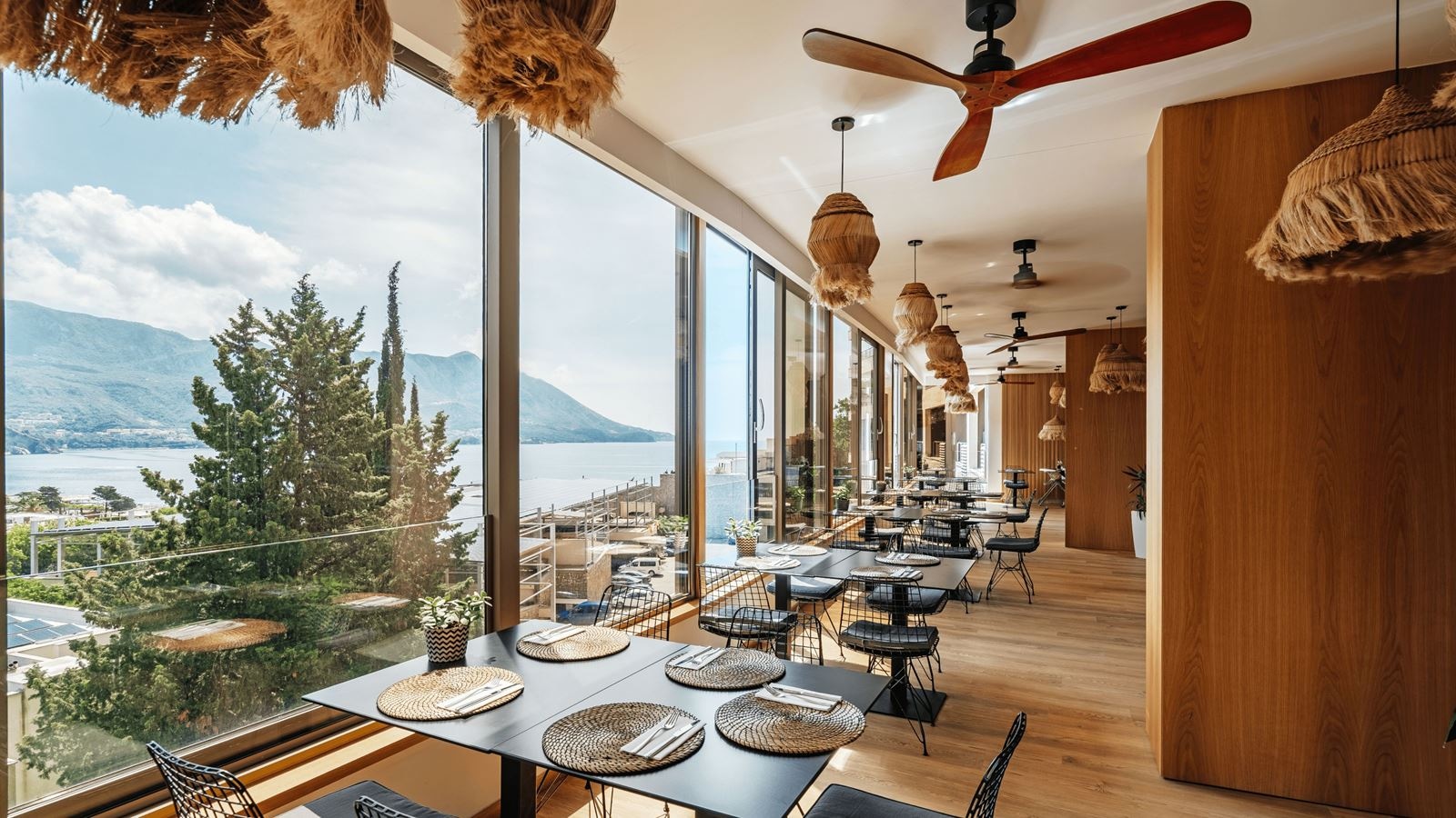 restaurants-main-restaurant--harmonia