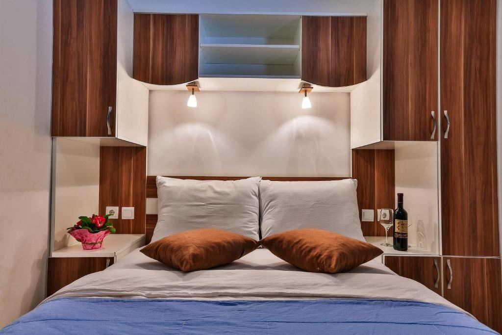 rooms-double-room-economy