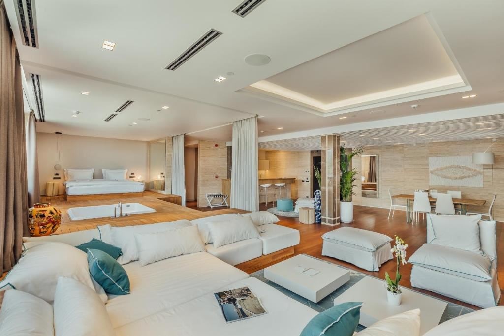 rooms-signature-suite-sea-view