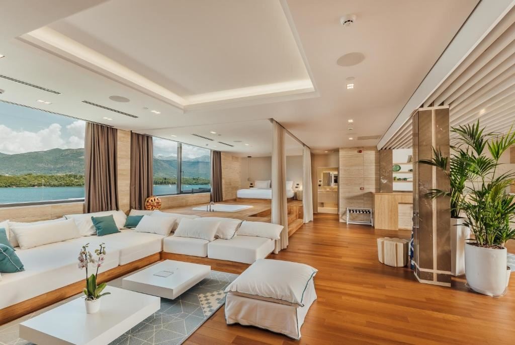 rooms-signature-suite-sea-view