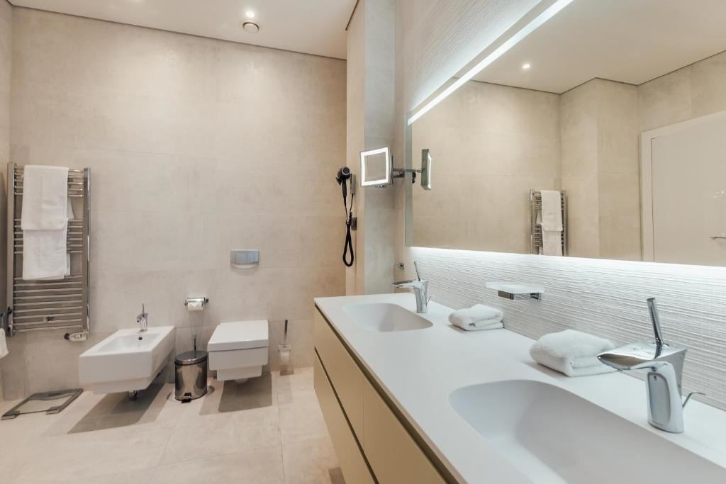 rooms-studio-land-view