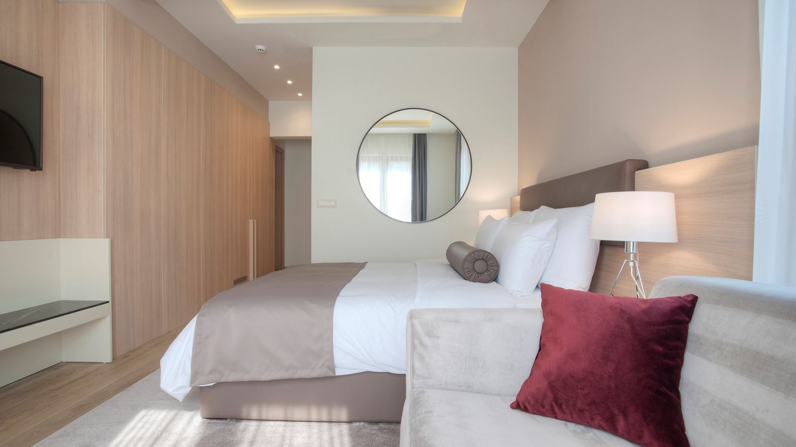 rooms-standard-double-room-french-balcony