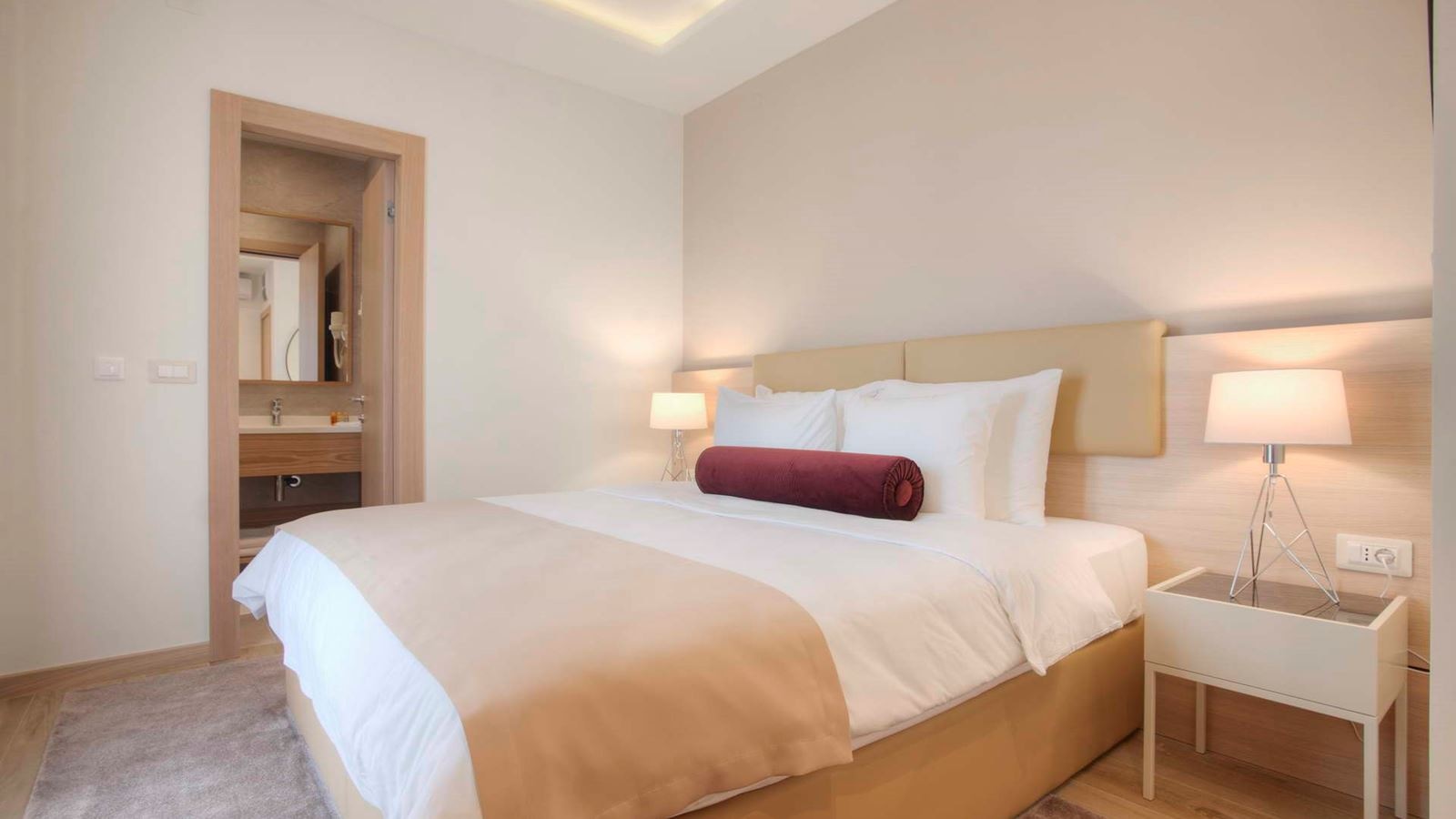 rooms-standard-double-room