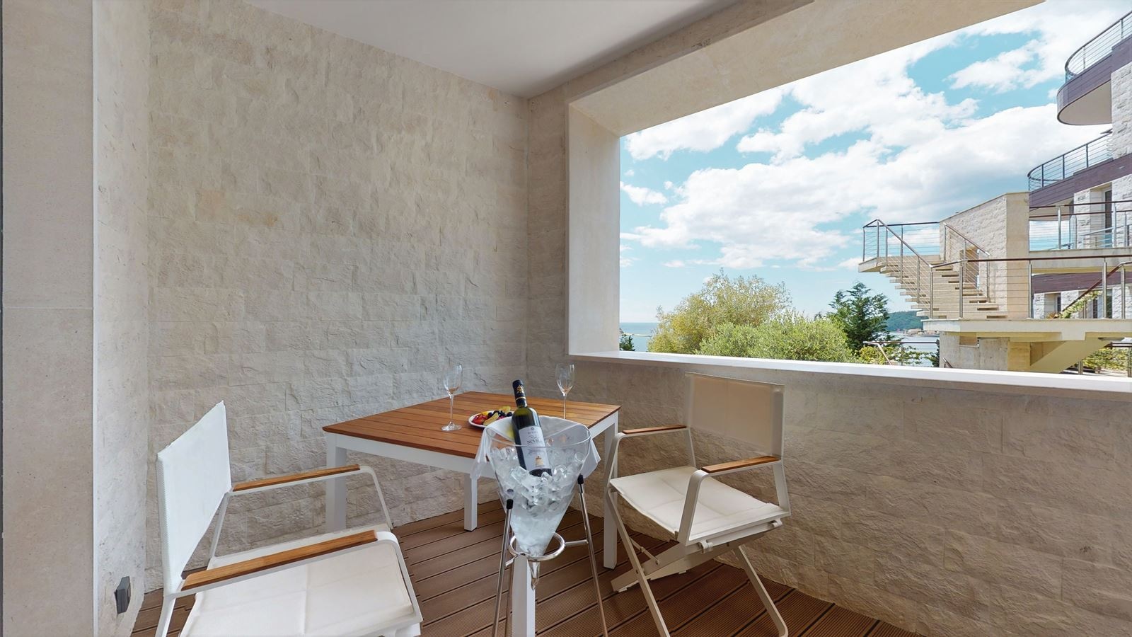 rooms-club-room-sea-view-with-terrace