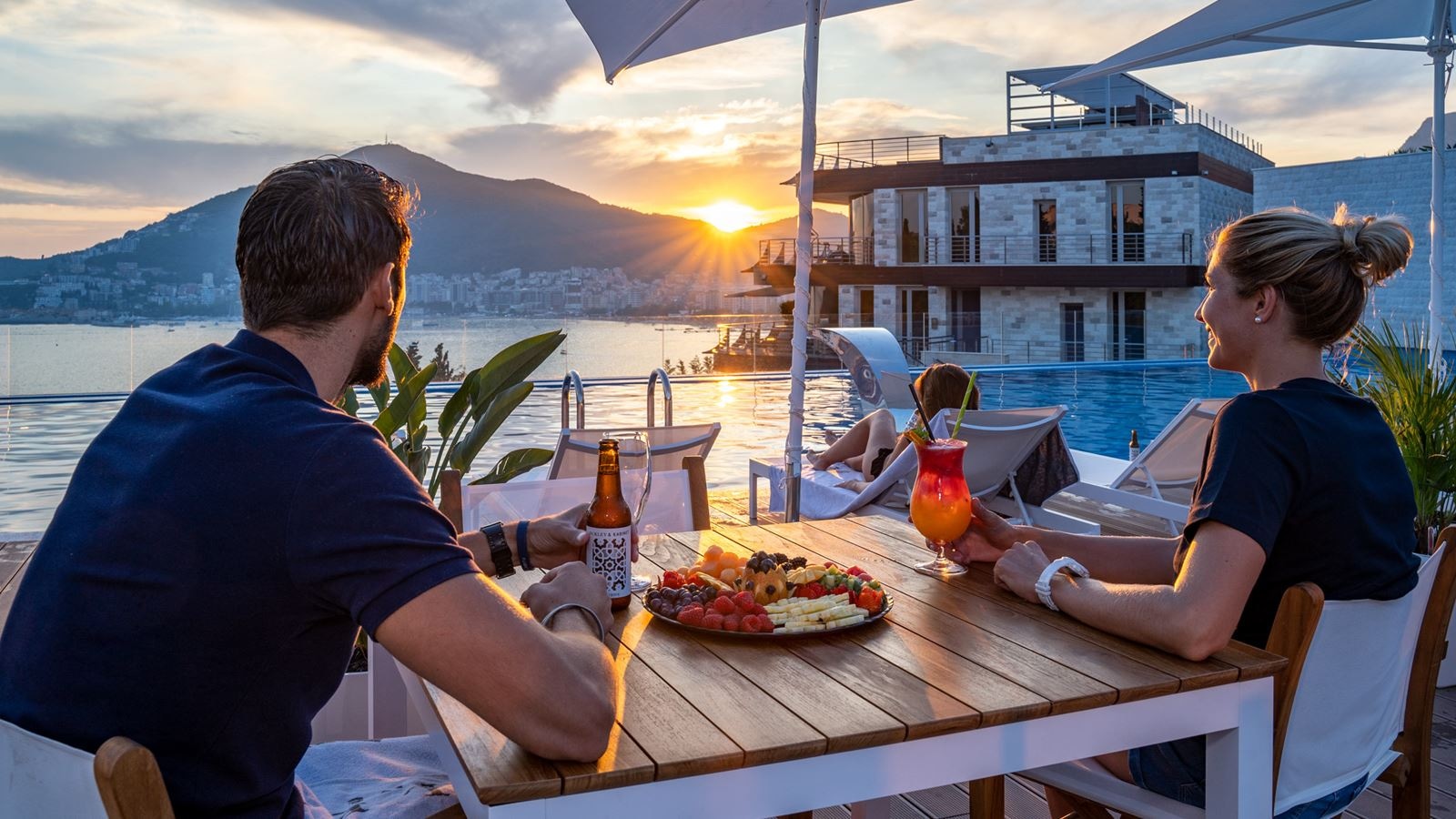 bars-pool-bar--infinity-pool-club