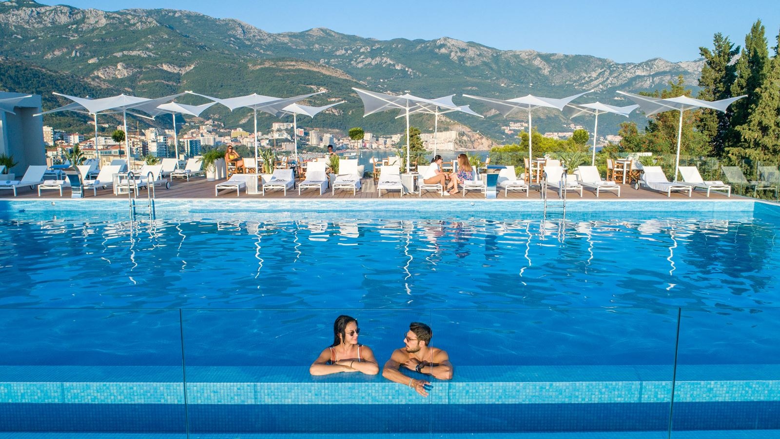 bars-pool-bar--infinity-pool-club