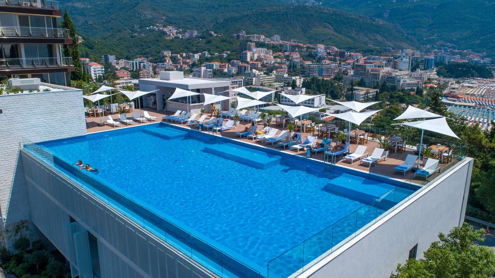bars-pool-bar--infinity-pool-club
