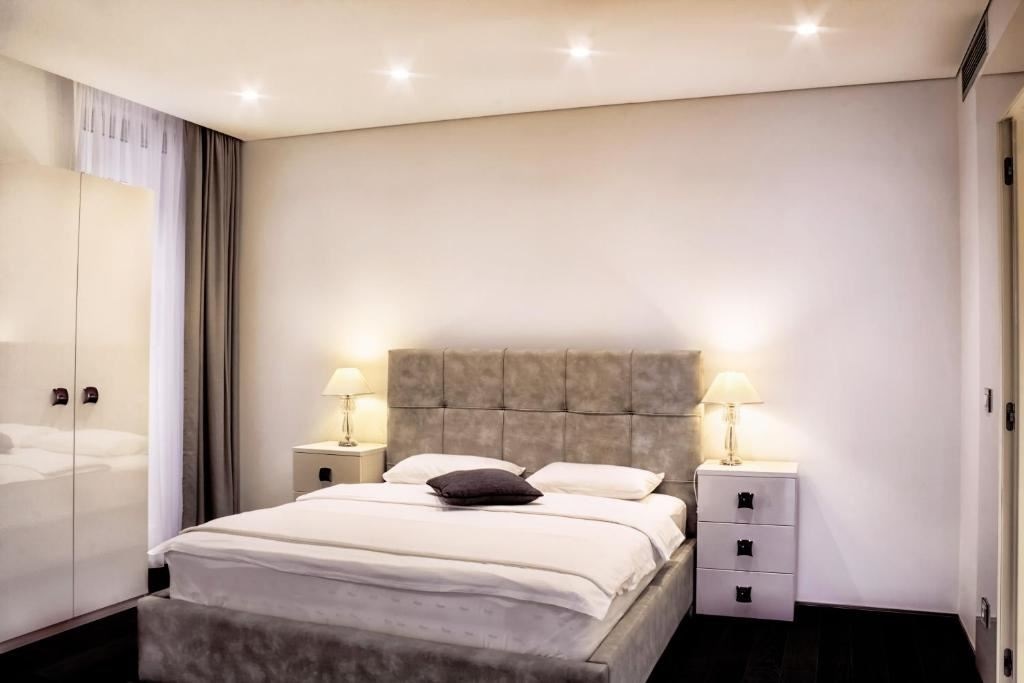 rooms-two-bedrooms-deluxe-residence-sea-side-line