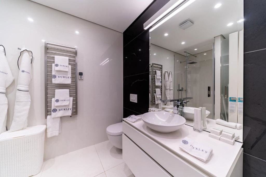 rooms-two-bedrooms-residence-garden-line