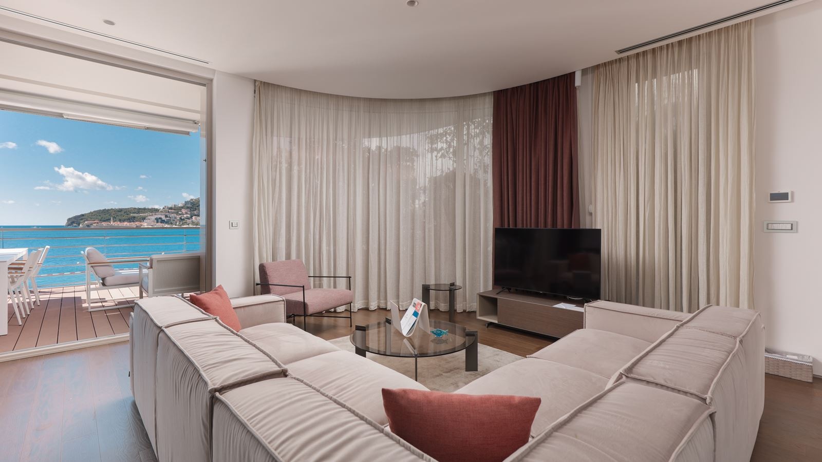 rooms-one-bedroom-residence-garden-line