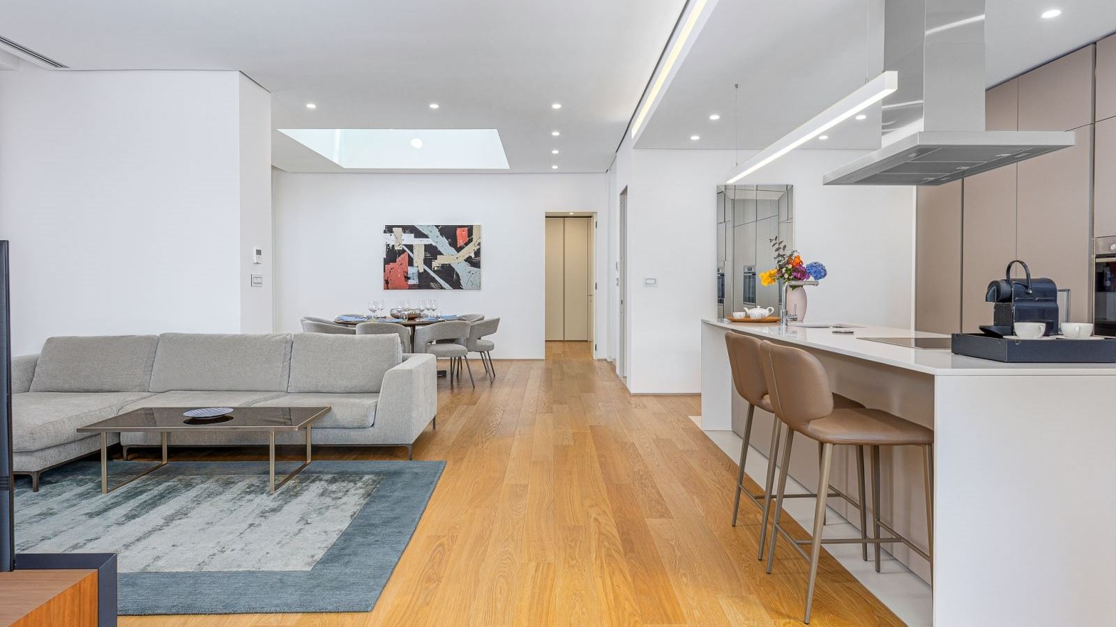 rooms-four-bedrooms-residence-garden-line