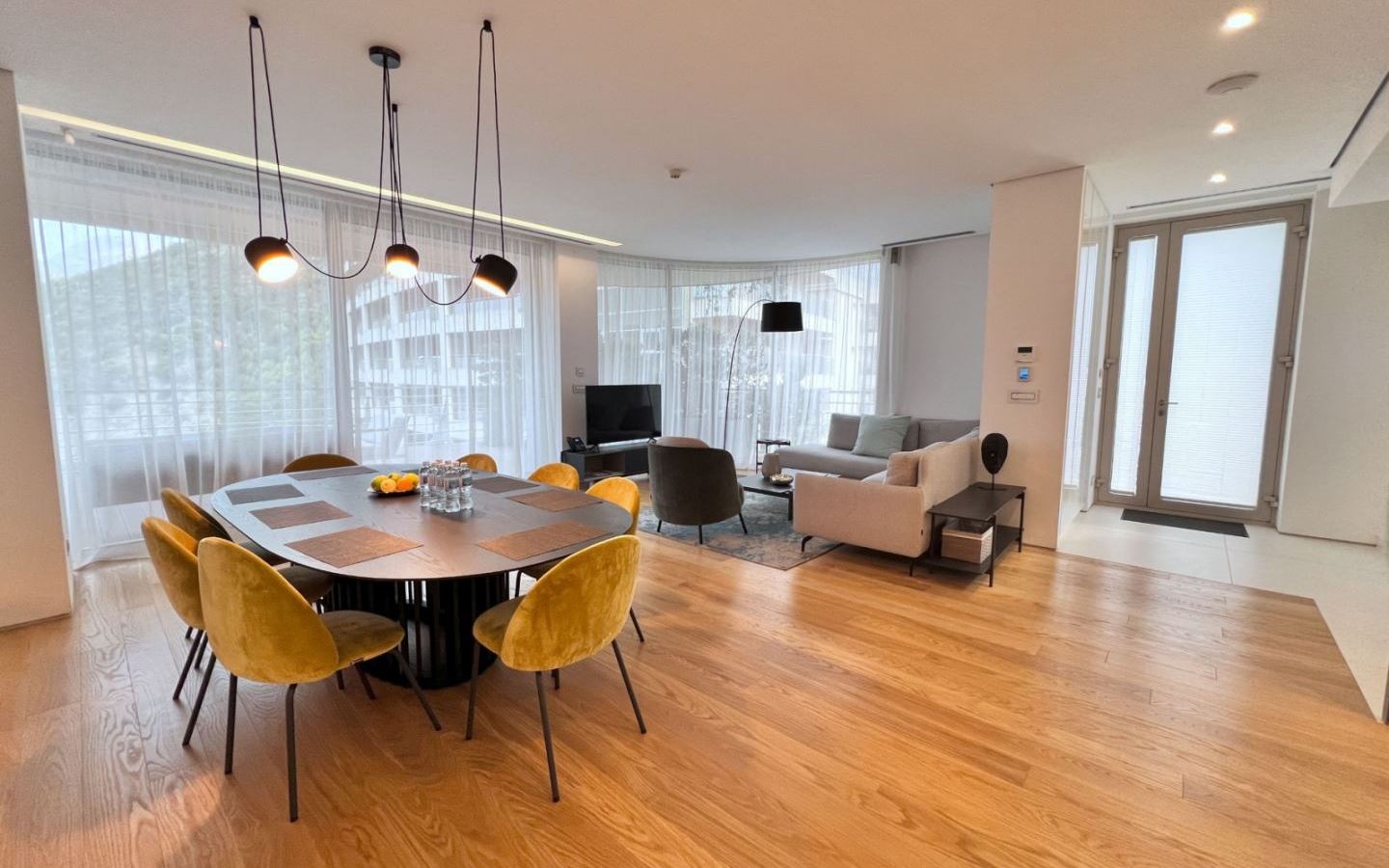 rooms-four-bedrooms-penthouse-garden-line