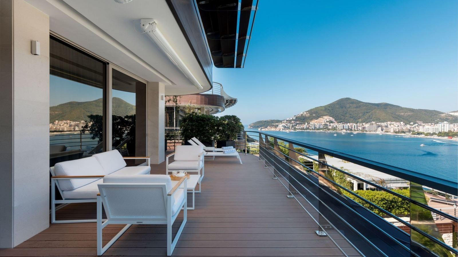 rooms-four-bedrooms-penthouse-garden-line