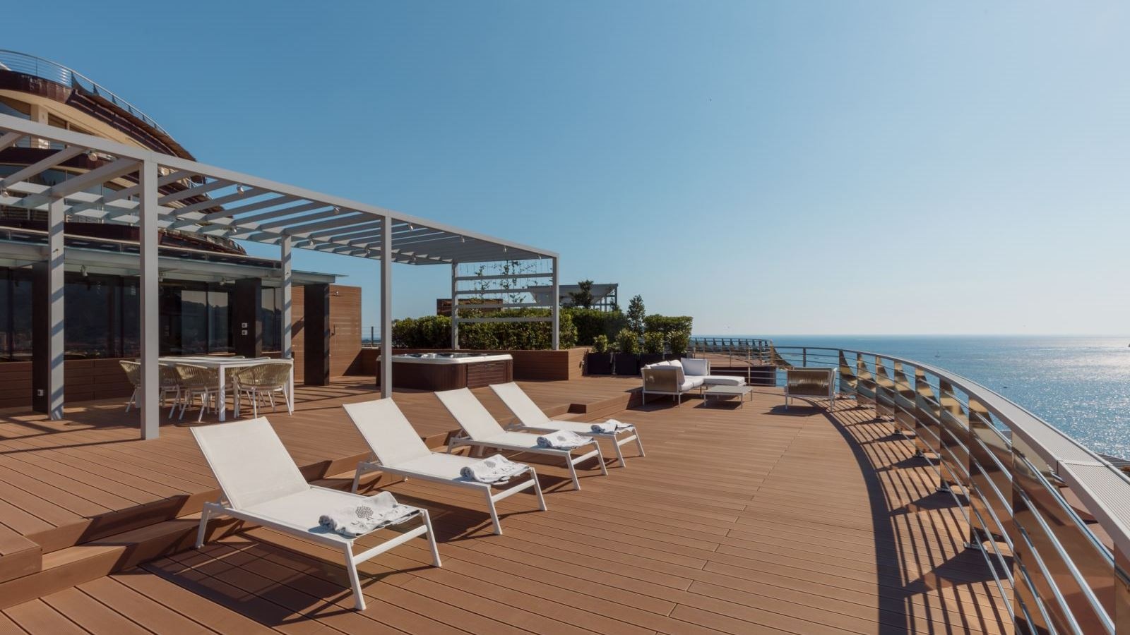 rooms-four-bedrooms-penthouse-garden-line