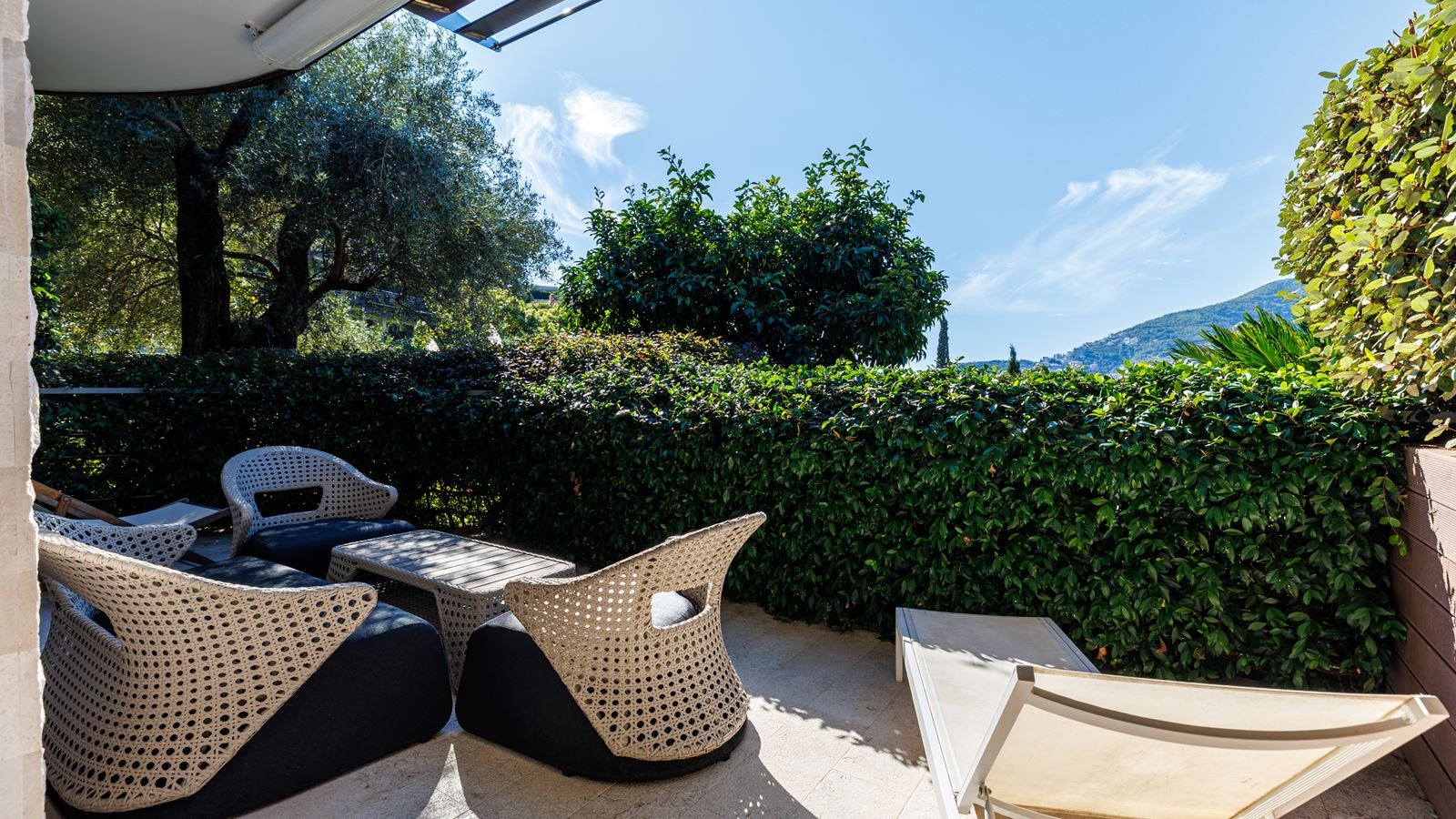 rooms-one-bedroom-residence-garden-line