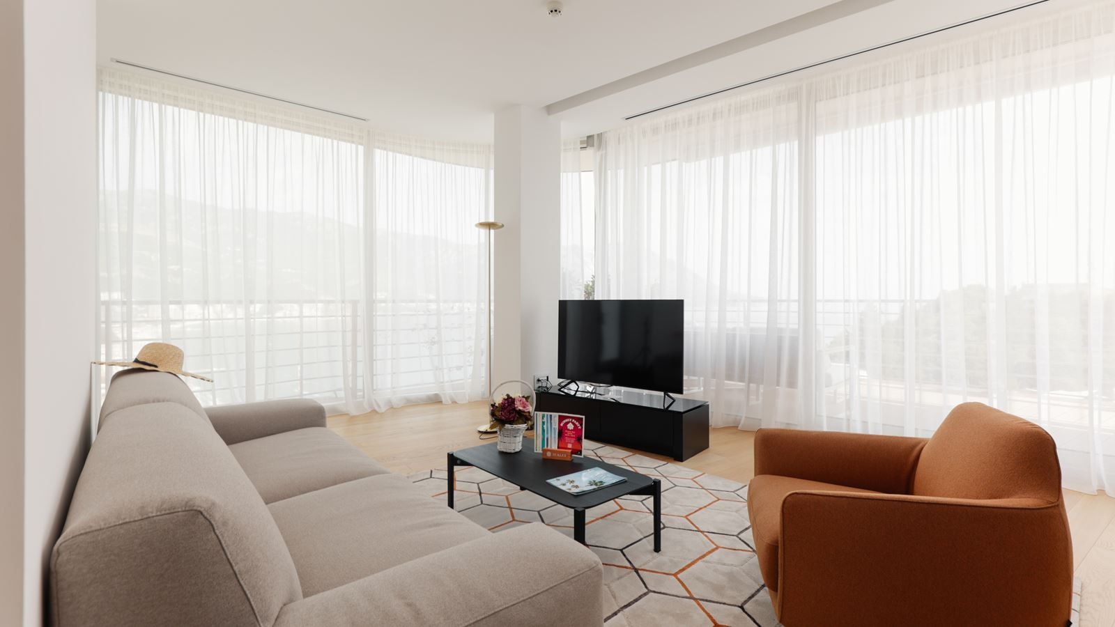 rooms-two-bedrooms-residence-sea-view-sunny-hill-line