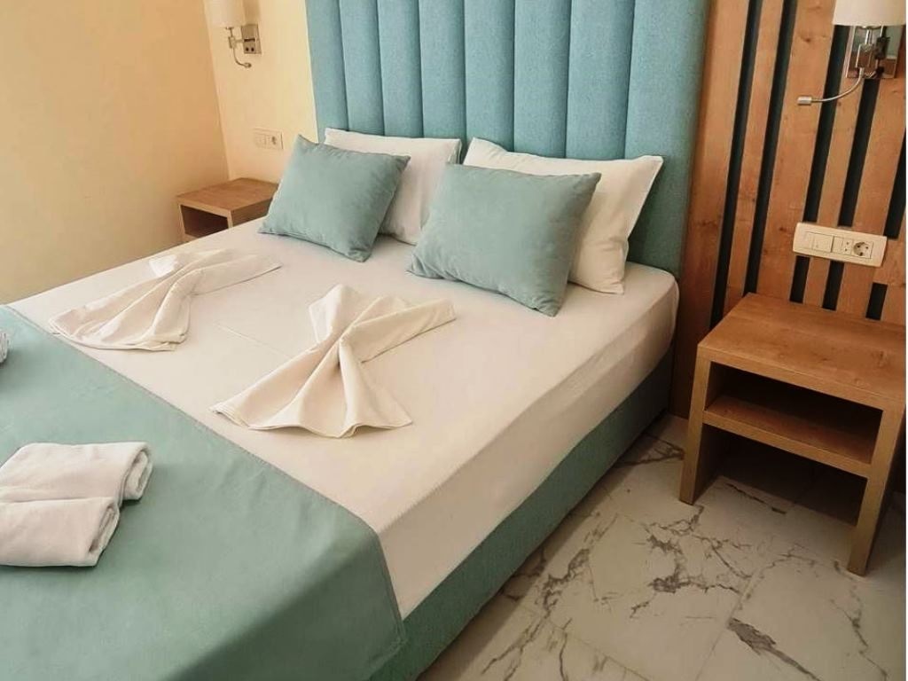 rooms-standard-room-hill--garden--sea-view