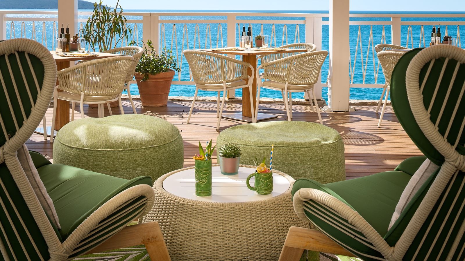 bars-the-rok-beach-bar--lounge