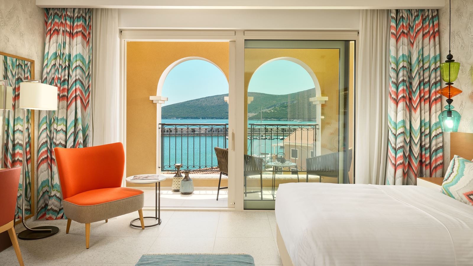 rooms-deluxe-room-single-use