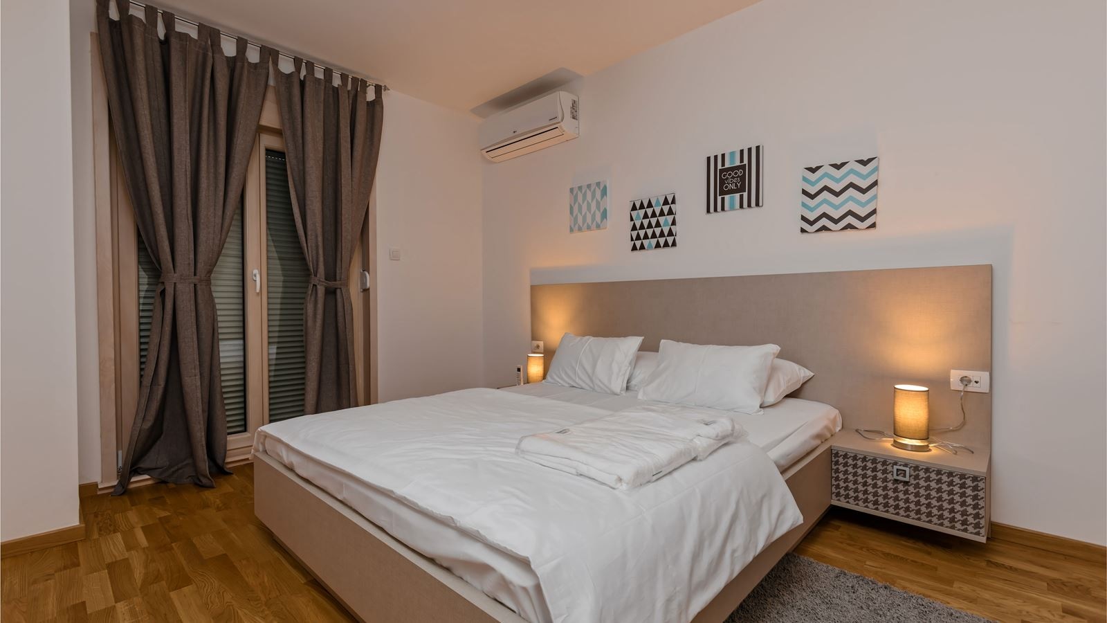 rooms-apartment-comfort-sea-view