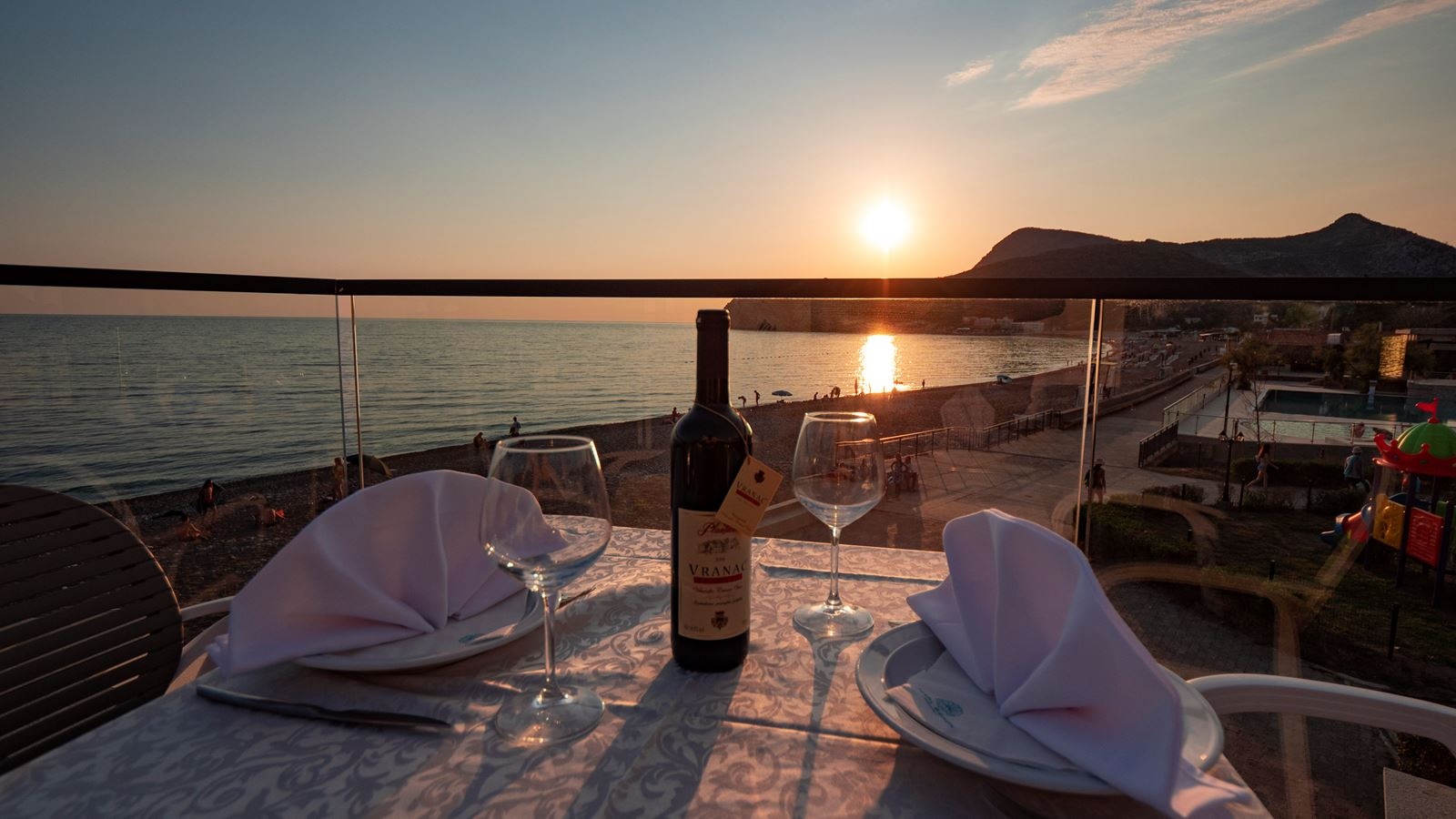 restaurants-restaurants