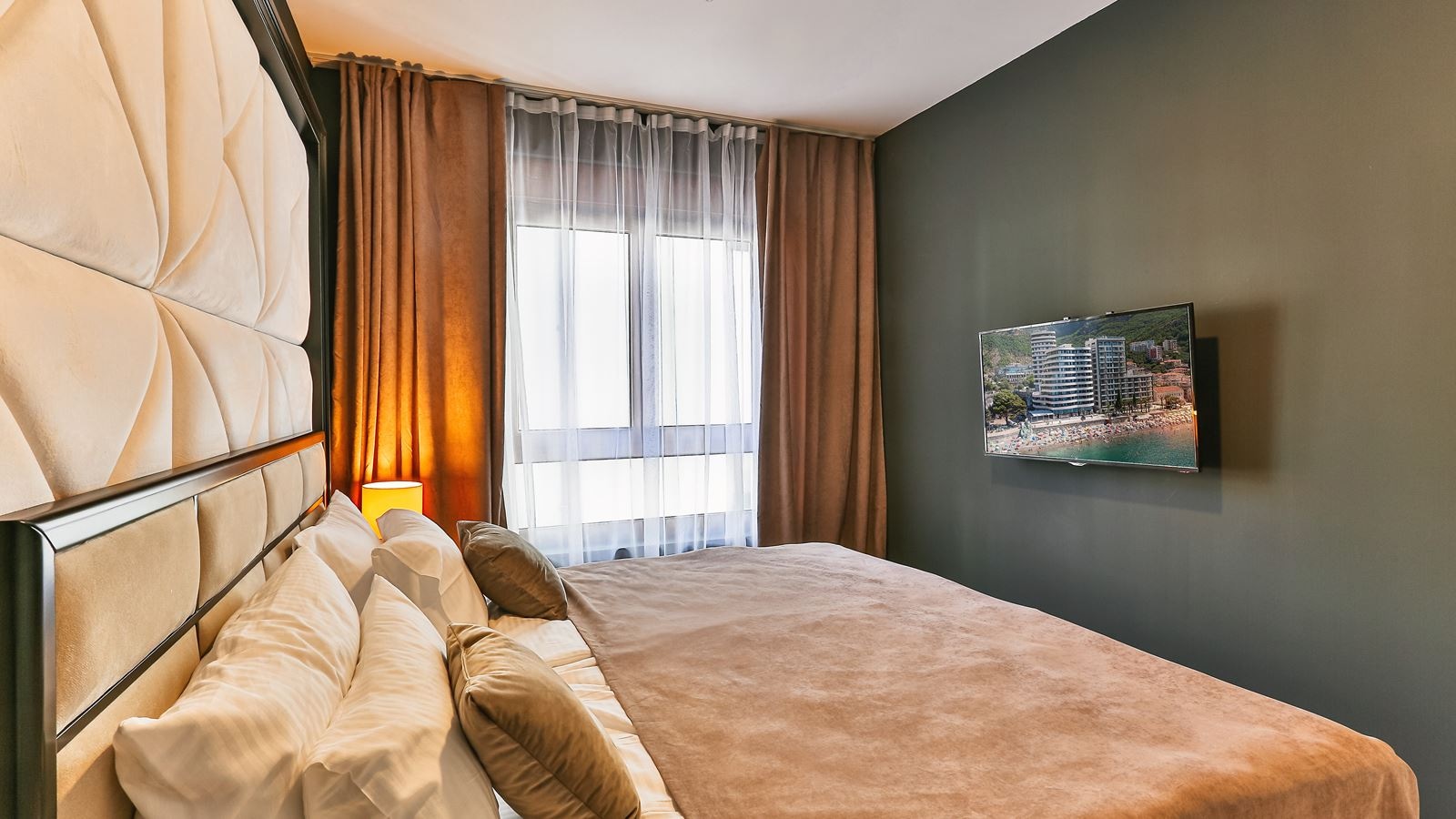 rooms-queen-suite-with-sea-view