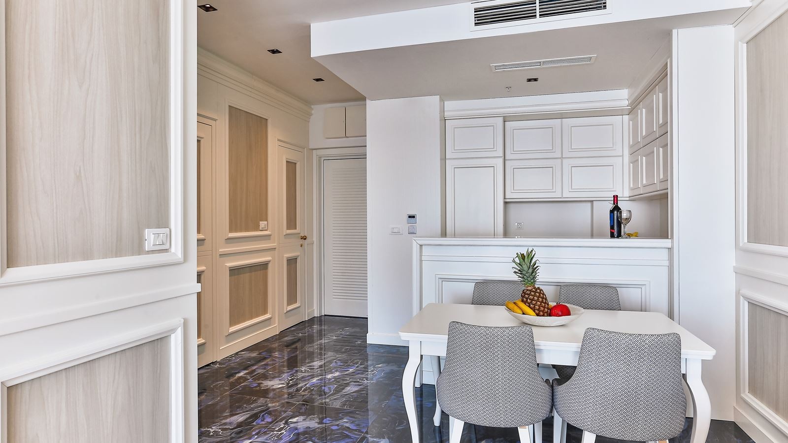 rooms-queen-suite-with-sea-view