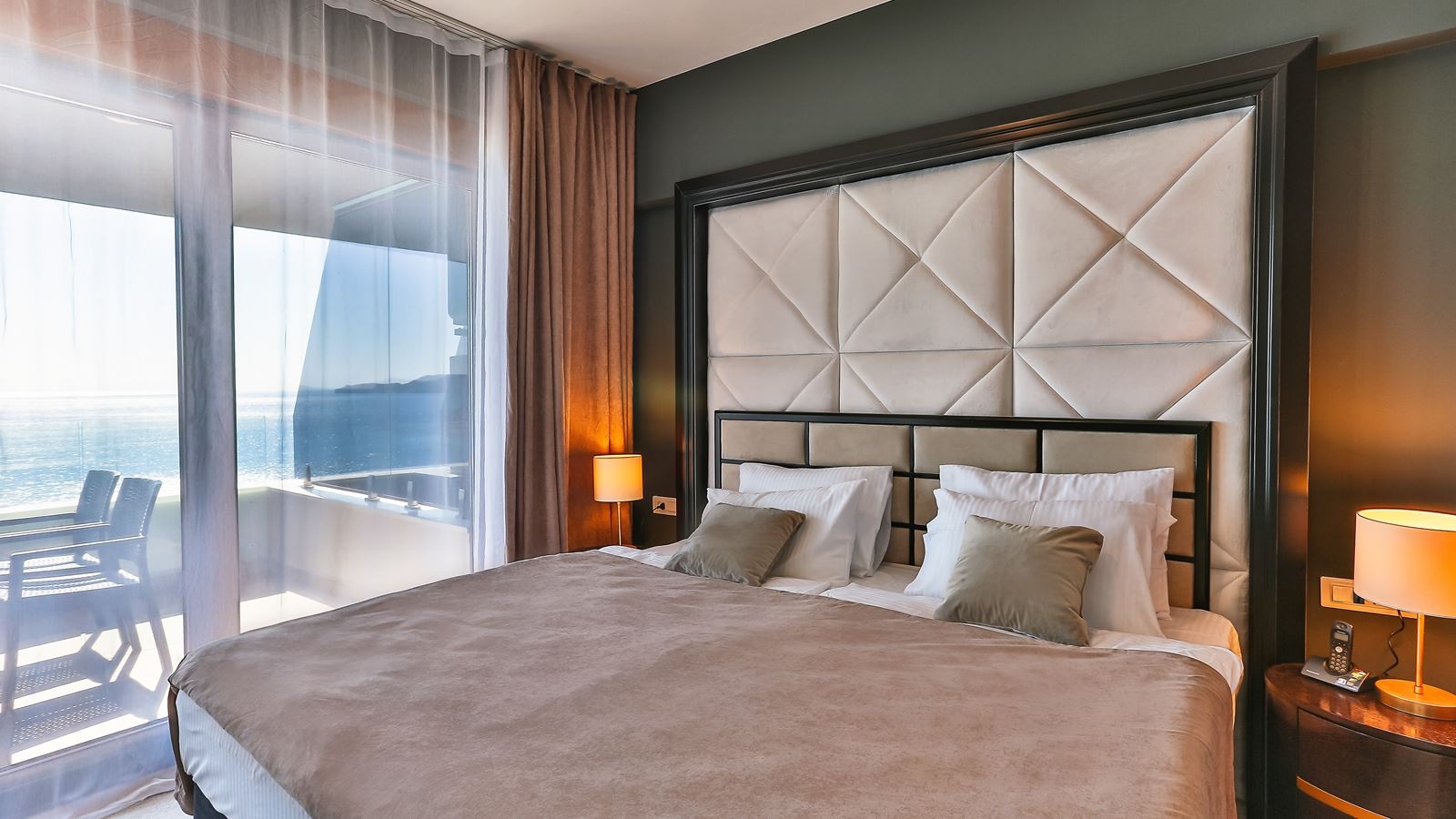 rooms-king-suite-with-sea-view