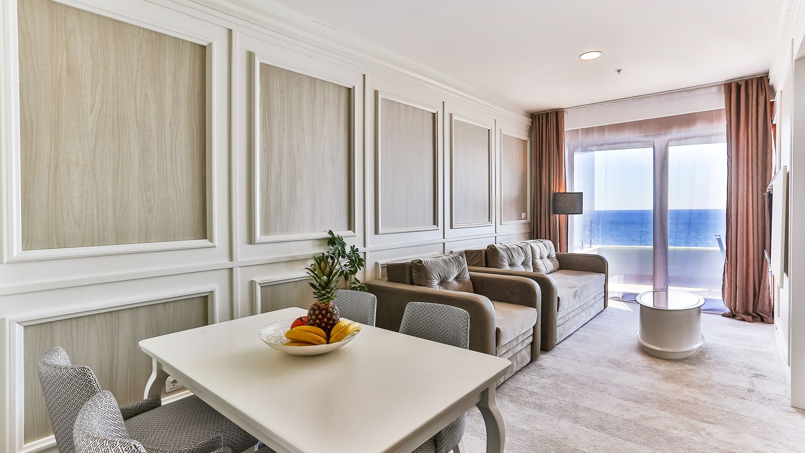 rooms-king-suite-with-sea-view