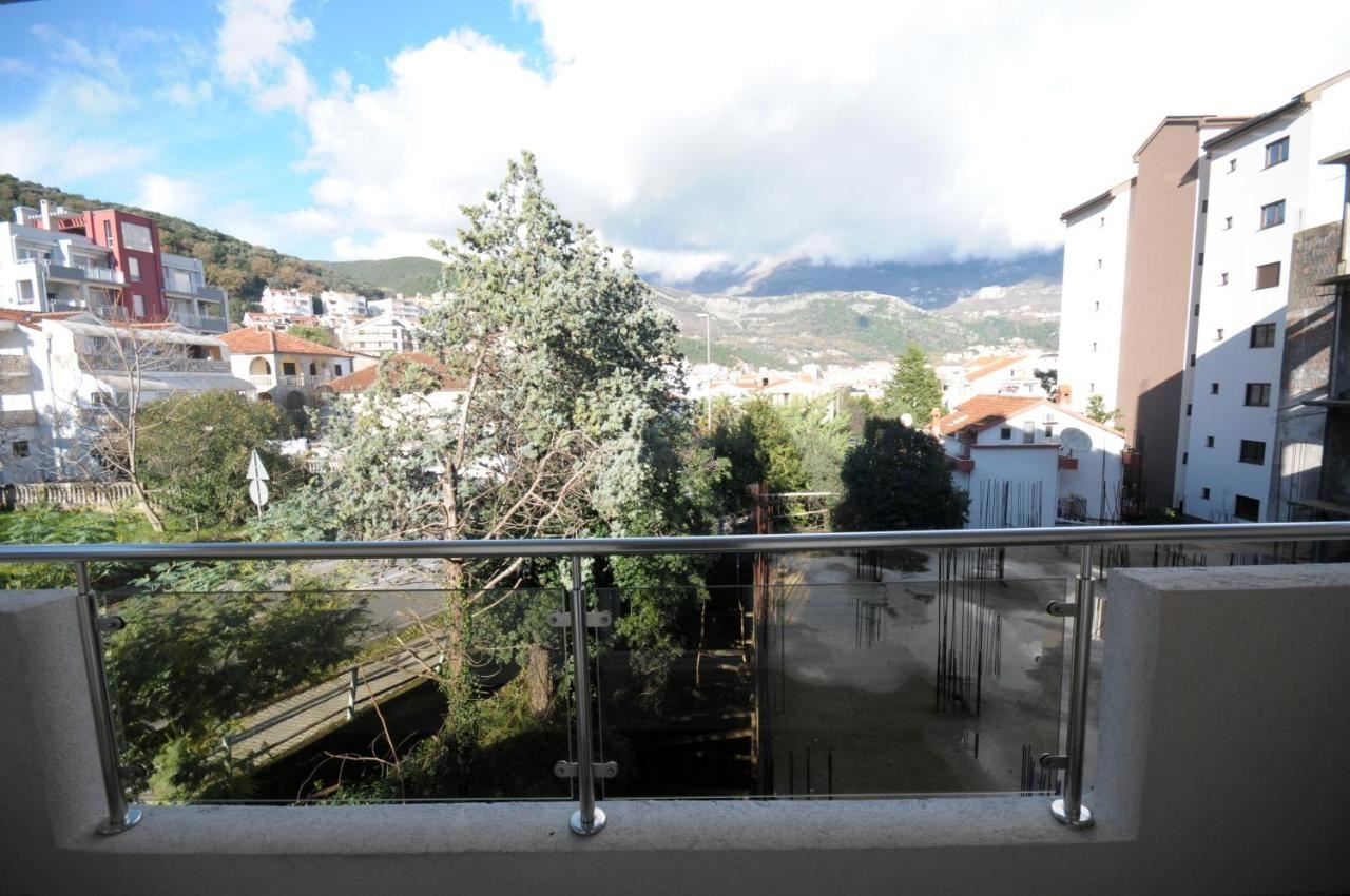 rooms-double-apartment-with-french-bed