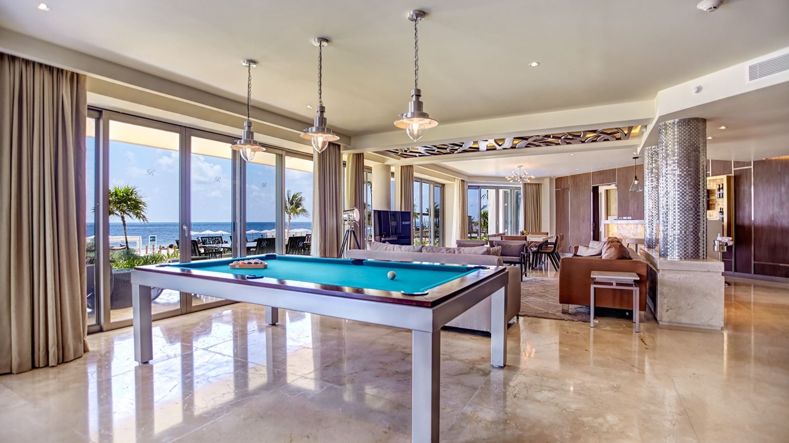 rooms-luxury-chairmans-two-bedroom-suite-ocean-front-diamond-club