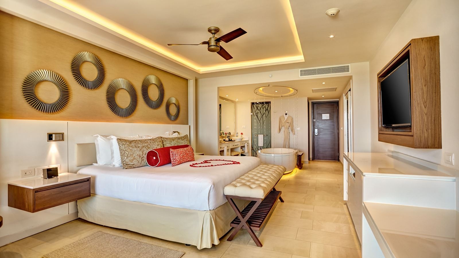 rooms-honeymoon-suite-ocean-view-diamond-club