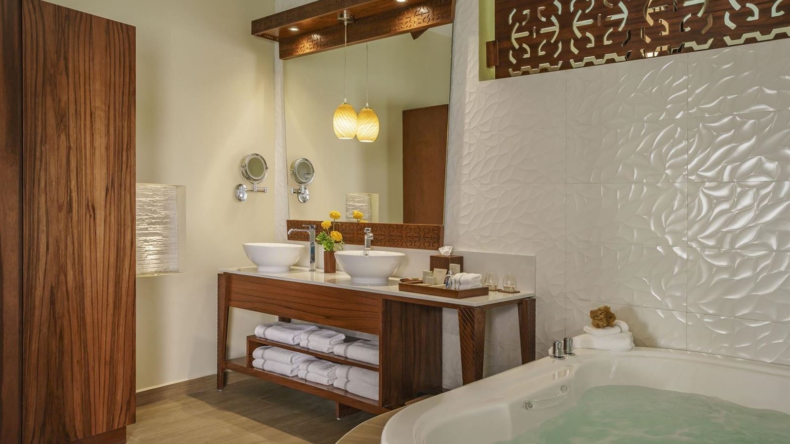 rooms-bungalow-over-water