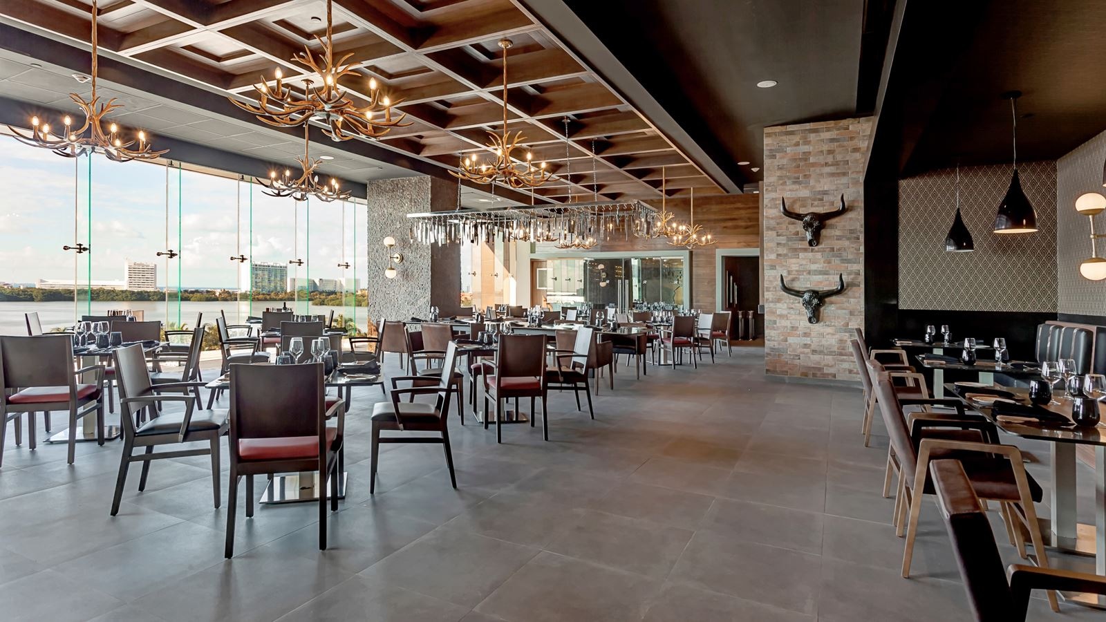 restaurants-hunter-steakhouse