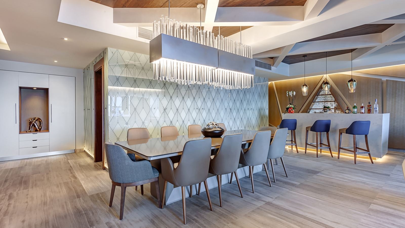 rooms-luxury-chairmans-two-bedroom-suite-ocean-front-diamond-club