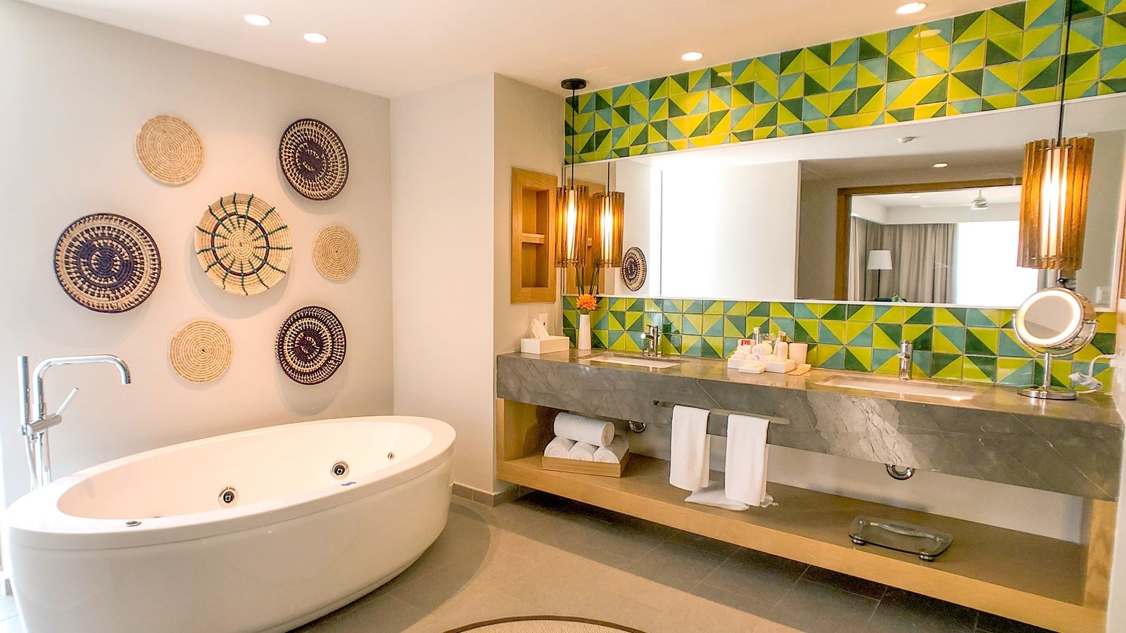 rooms-preferred-club-master-suite-ocean-view