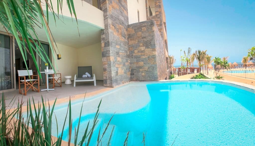 rooms-preferred-club-junior-suite-swim-out-adults-only-13+