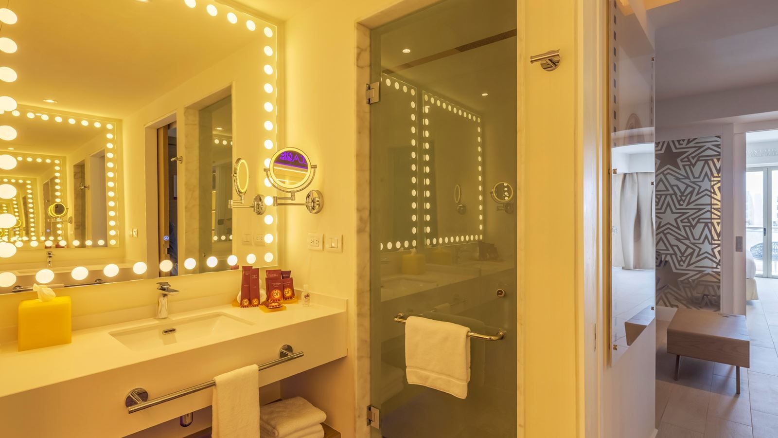 rooms-entourage-suite